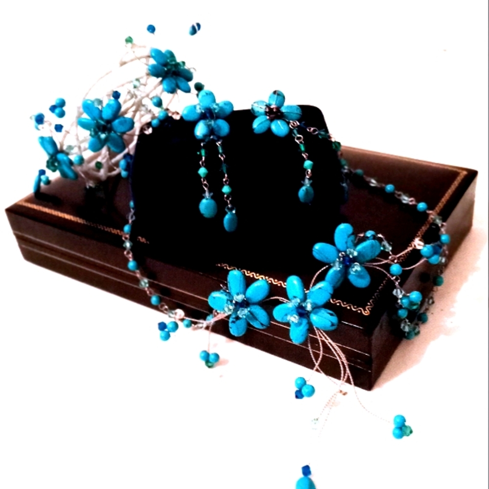 ๐ FREE GIFT INCLUDED ๐ NEW 3D Turquoise Floral Set 4 Pieces Beaded Flexible - Picture 3 of 14
